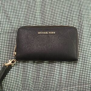 Michael Kors Leather Continental Wristlet